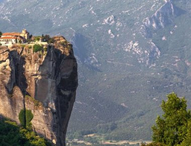 Υπάρχει πιθανότητα τα Μετέωρα να είναι οι μυστικές βάσεις των εξωγήινων στον πλανήτη Γη;